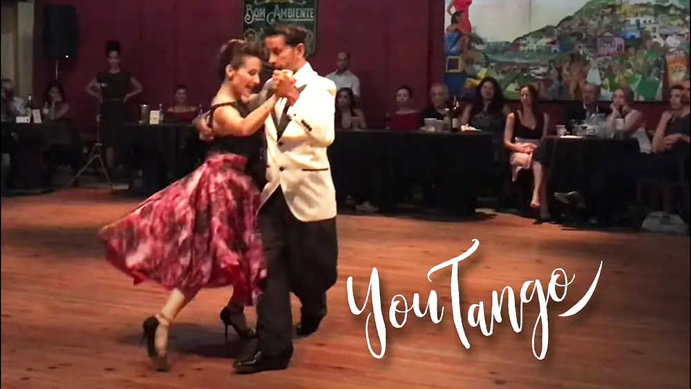Video thumbnail for Emiliano Alcaraz y Sara Parnigoni en Chau Che Clú - "Milongueando En El 40"