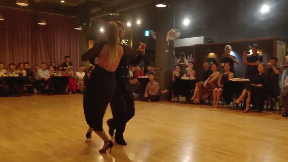 Video thumbnail for Dana Zampieri & Luciano Paulino