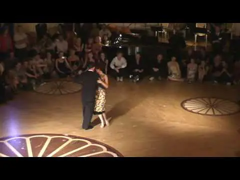 Video thumbnail for Mariano Bielak & Paula Gurini, Argentine Tango Mlonga Show (2), 29.08.2009