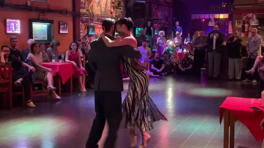 Video thumbnail for Analia Morales y Gabriel Ponce @ Milonga Caro Tango 3/27/23 #2