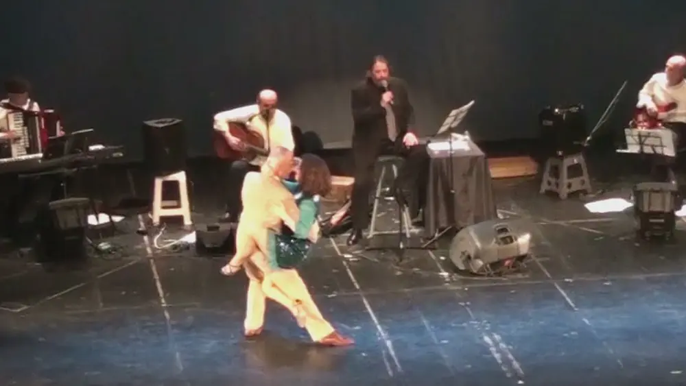 Video thumbnail for Juana García y Julio Robles - "Por una Cabeza" 2014