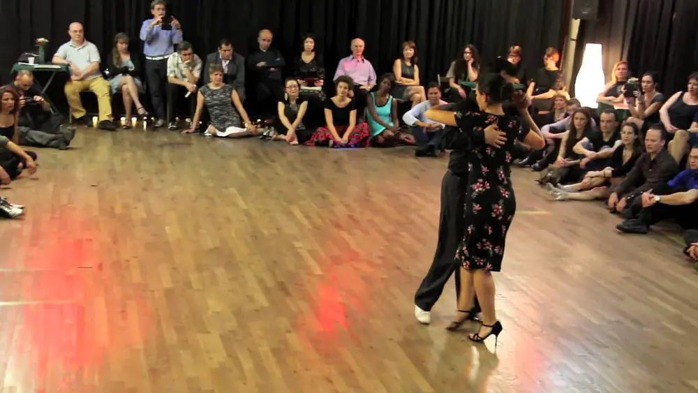 Video thumbnail for Céline Giordano y Alexis Quezada à Esta Noche de Luna, Paris 31/10/2015