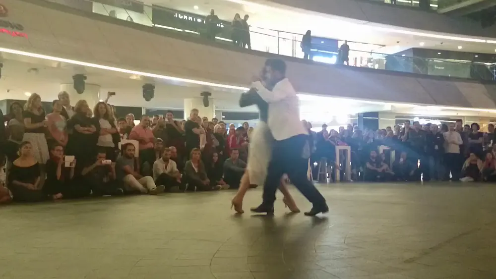 Video thumbnail for Serkan Gökçesu & Cecilia Garcia. Tristeza Marina - Roberto Rufino. Milonga Kanyon. (09.10.2017)