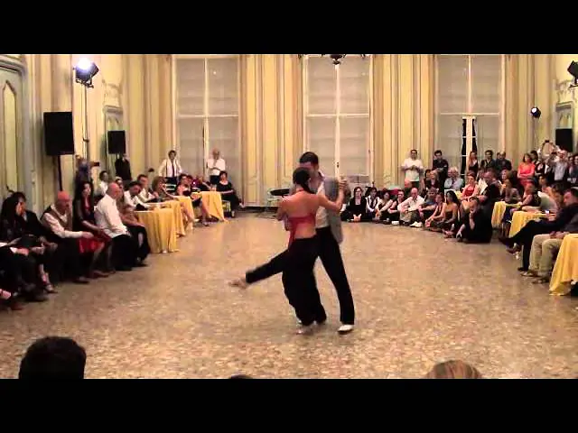 Video thumbnail for Bruno Tombari y Mariangeles Caamano @ El Fueye Genova