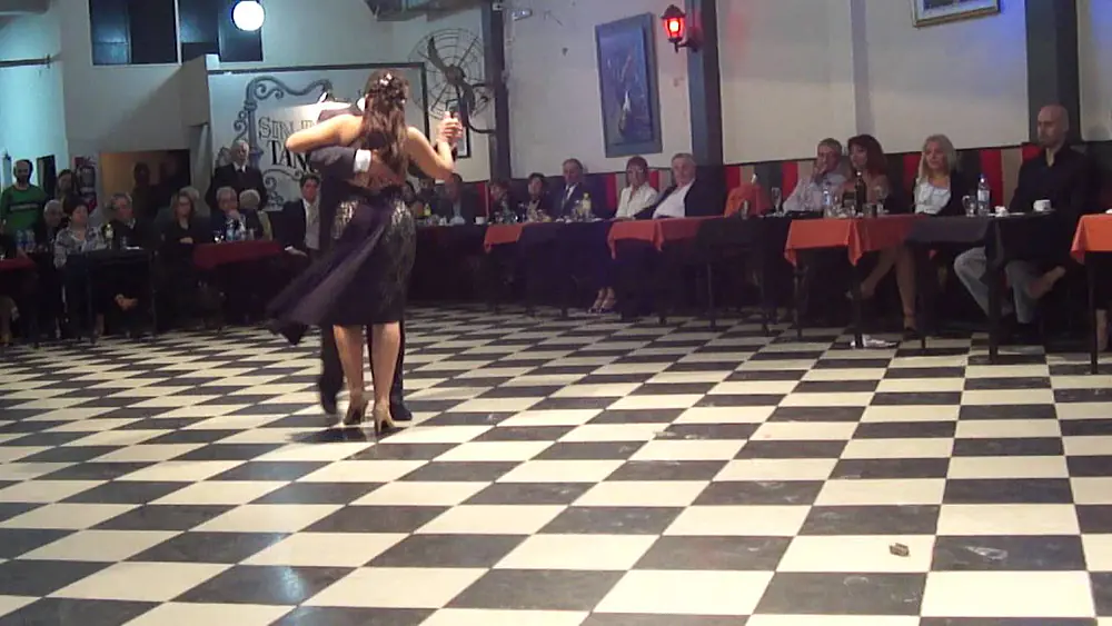 Video thumbnail for Sin Rumbo, bailan  Carlos Estigarribia y Laura Sastria 3/3