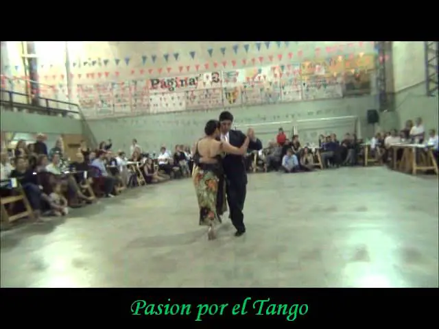 Video thumbnail for Maria Ines Bogado y Sebastian Jimenez bailando  RELIQUIAS PORTEÑAS en La Milonga Del Moran