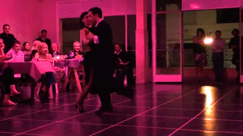 Video thumbnail for 2011 Nov Pablo Giorgini y Noelia Coletti Buenos Aires Milonga Floreal 4