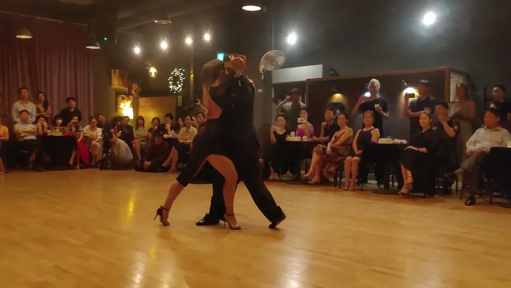 Video thumbnail for Dana Zampieri & Luciano Paulino