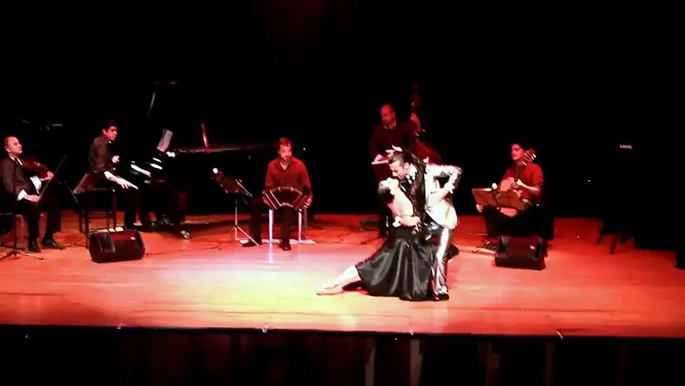 Video thumbnail for Luciano Brigante y Alejandra Orozco interpretan Chau Paris por el Quinteto Entretango