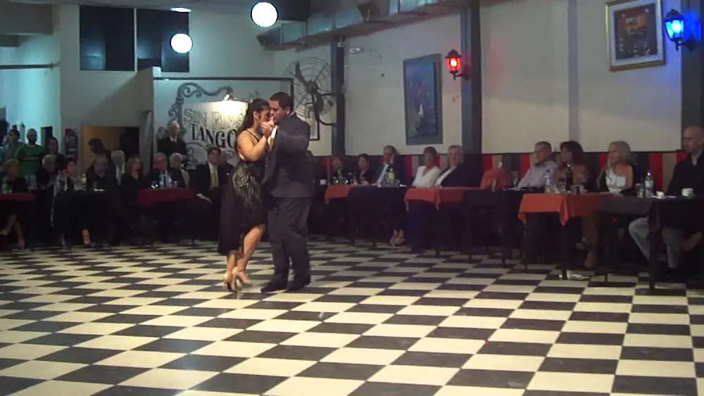 Video thumbnail for Sin Rumbo, bailan  Carlos Estigarribia y Laura Sastria 1/3