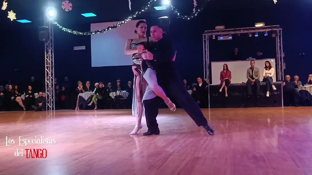 Video thumbnail for Yesica Esquivel y Ariel Leguizamon @ La Bombonera Milonga, Napoli 2023_4/4
