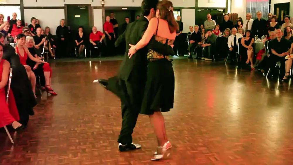 Video thumbnail for Somer Surgit & Elizabeth Sadowska - Milonga