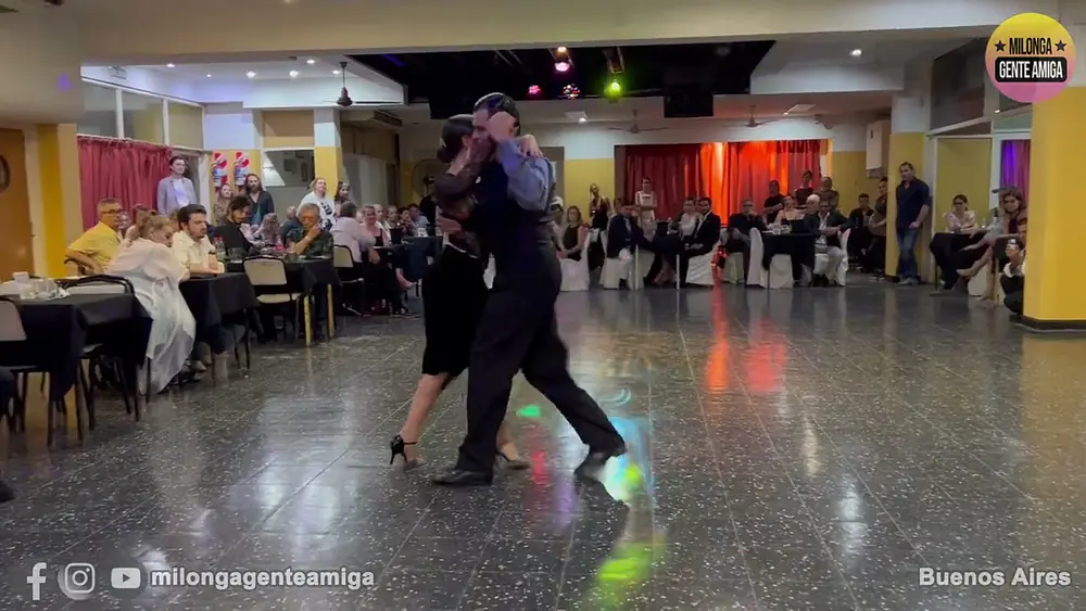 Video thumbnail for Julio Altez y Celeste Gonzalez - Milonga Gente Amiga - 12/MAR/2023 (1/2)