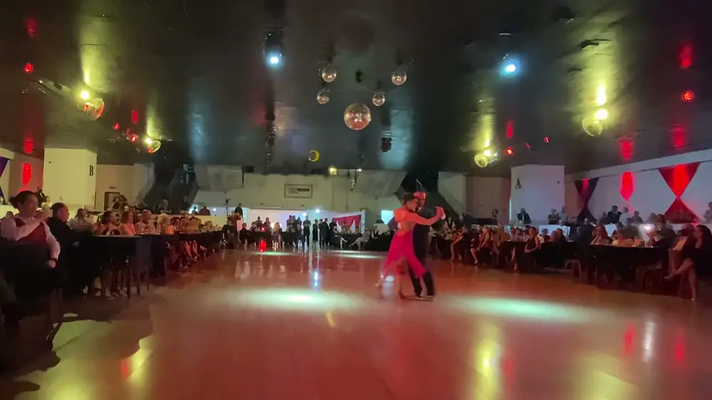 Video thumbnail for Mario Sergio e Vanessa Jardim dance con Cachivache Tango en Sao Paulo - Milonga!