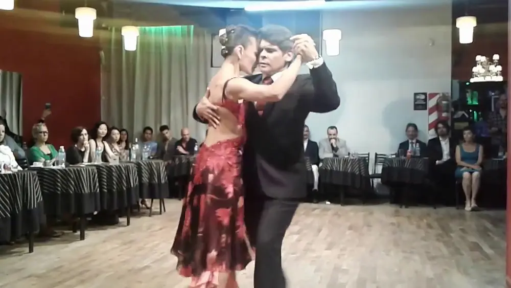 Video thumbnail for Bailaron Alejandra Hobert & Adrian Veredice, en la Milonga de Los Domingos. Part.1 - 19/03/17