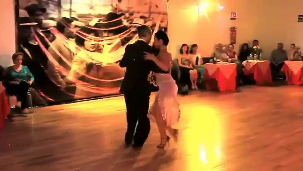 Video thumbnail for Paloma Berrios & Maximiliano Alvarado interpretan Viejo Portón