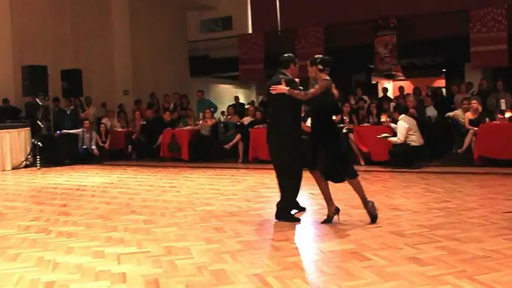 Video thumbnail for Alexander Sossa & Anel Marrón