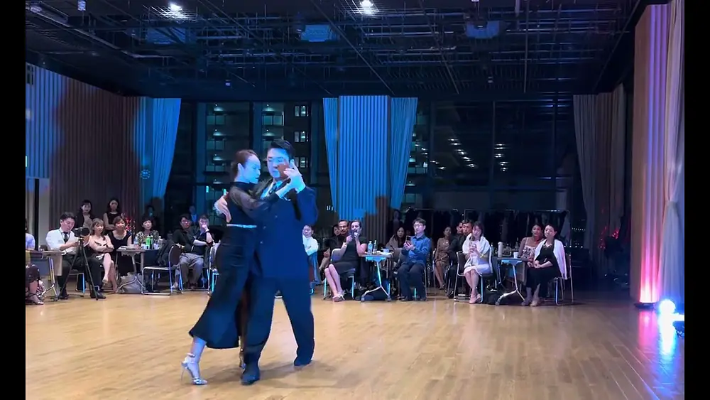 Video thumbnail for Hoi Shan Leung y Victor Cho performing at the Tokyo Tango Festival 20231202