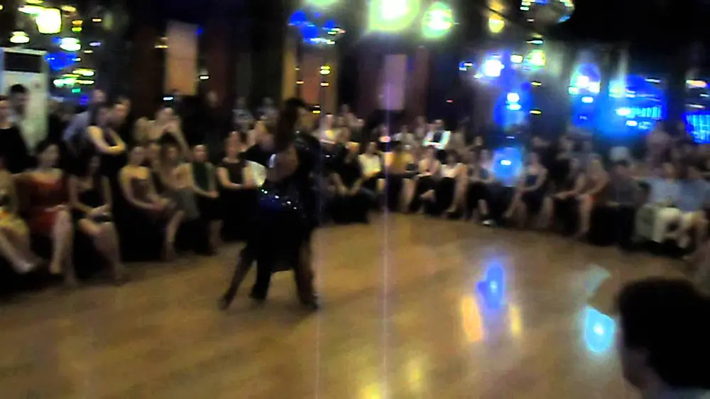Video thumbnail for Roxana Suarez y Sebastian Achaval en Atenas 10/5/2014