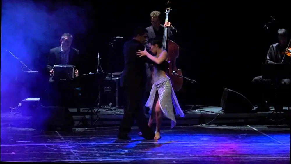 Video thumbnail for Beltango & Gaspar Godoy y Carla Mazzolini  - Loca