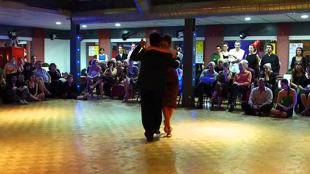 Video thumbnail for Noelia Hurtado y Carlitos Espinoza -Milonga- -TNT LYON TANGO- 10/04/15