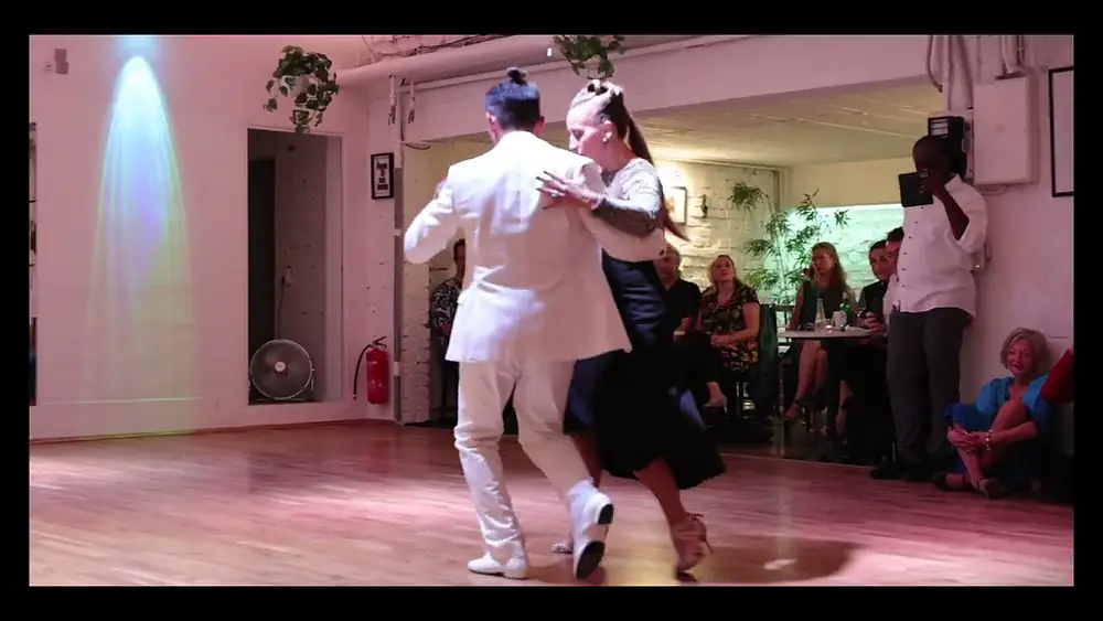 Video thumbnail for Sara Grdan & Ivan Terrazas, VidaMia TangoCamp/24, Cologne Germany 2/2