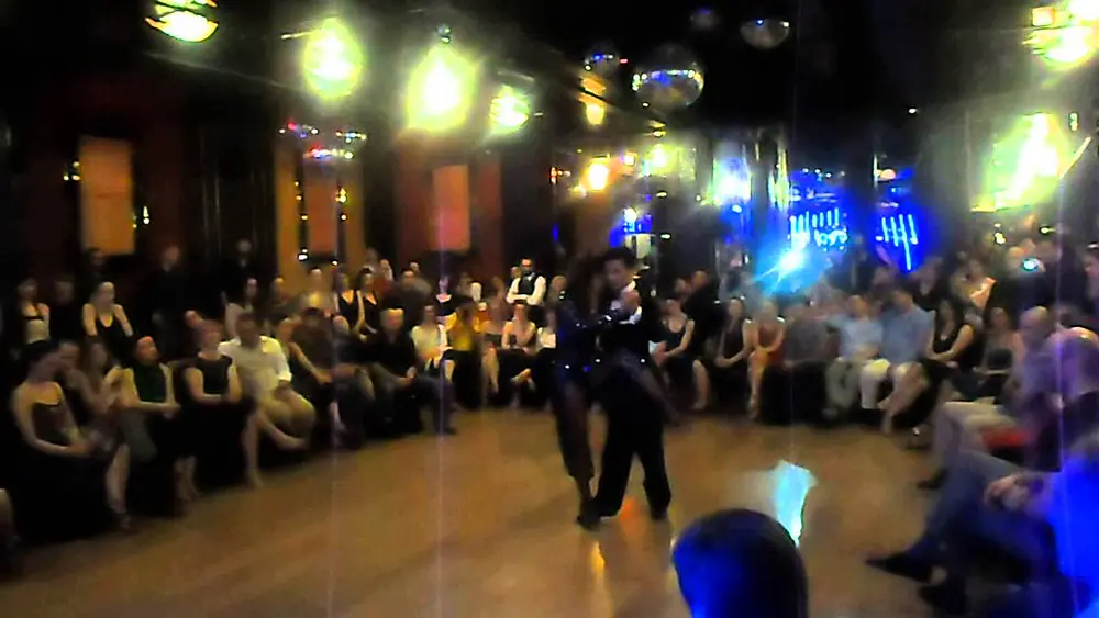 Video thumbnail for Roxana Suarez y Sebastian Achaval en Atenas 10/5/2014