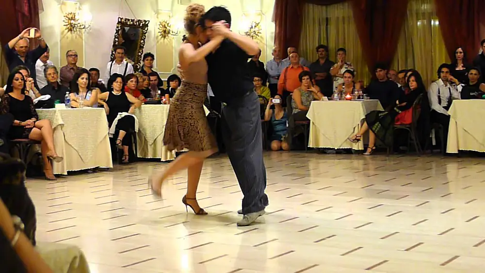 Video thumbnail for Noelia Hurtado y Carlitos Espinoza - L'Ancora - Giovinazzo(Ba) - 02.11.2012   4.4 - Tango Attitude