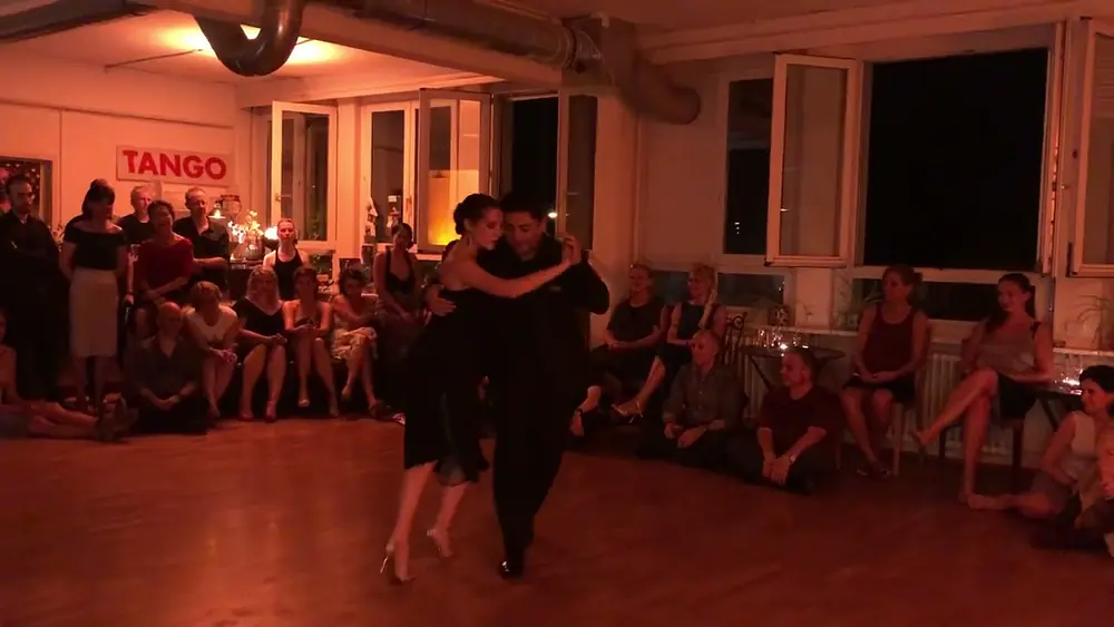 Video thumbnail for Agustina Piaggio & Carlos Espinoza_3 Milonga "Entre Dos" 16.9.2023 20 Anos goooal!!