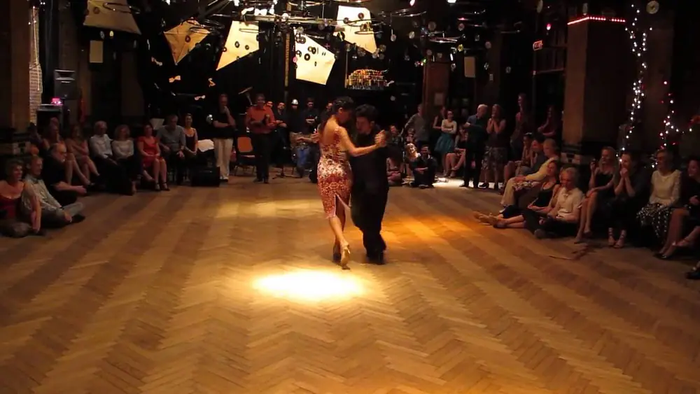 Video thumbnail for Majo Martirena y Rodrigo Fonti, Juan D'Arienzo Milonga Del Recuerdo canta Alberto Echagüe
