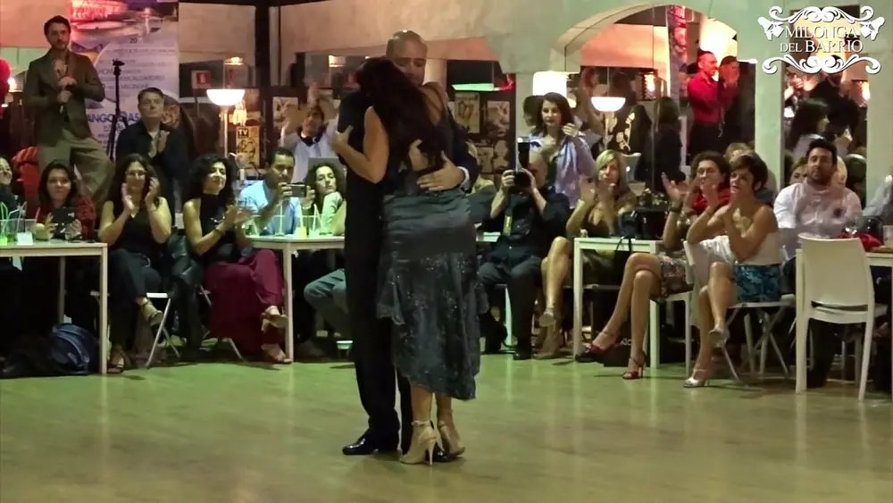Video thumbnail for Diego Benavidez e Natasha Agudelo • 24/11/2017 Milonga del Barrio • Roma, Italia • Video 1 di 4