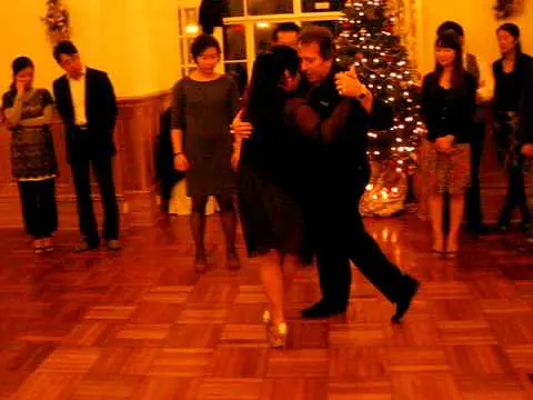 Video thumbnail for Jorge Dispari & Maria del Carmen Hong Kong Guided Practica Dec 14 2010 "Salida Americana"