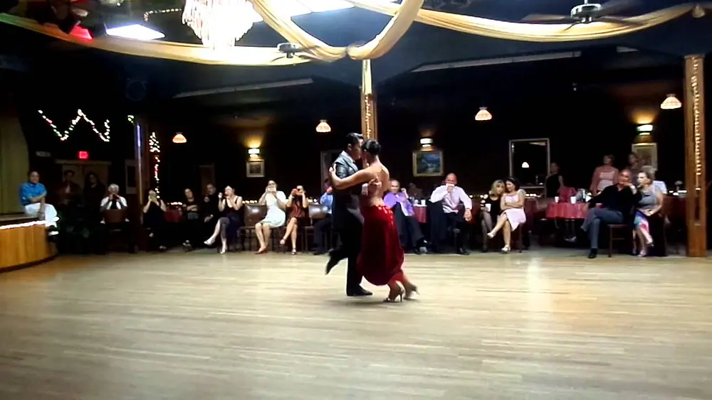 Video thumbnail for EDWIN ESPINOSA Y ALEXA YEPES SUBCAMPEONES MUNDIALES TANGO PISTA 2014