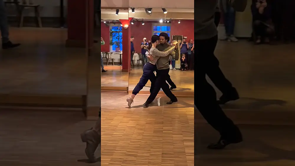 Video thumbnail for Colgada demo: Silvina Tse y Julio Alvarez