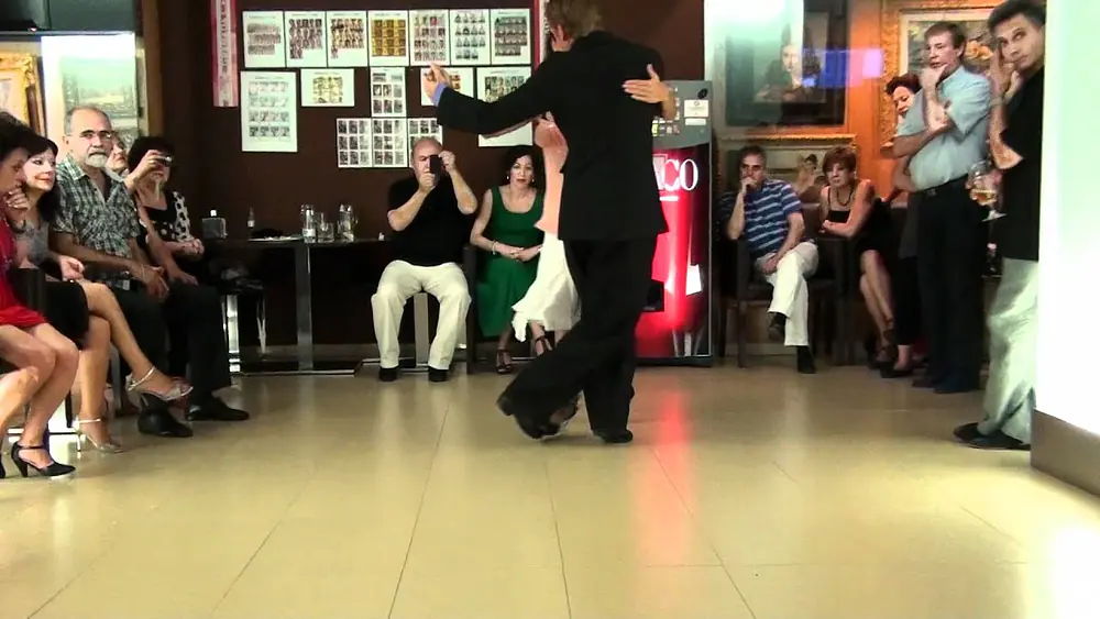 Video thumbnail for Adrián Heim y Estefanía Najot - "La guitarrera"