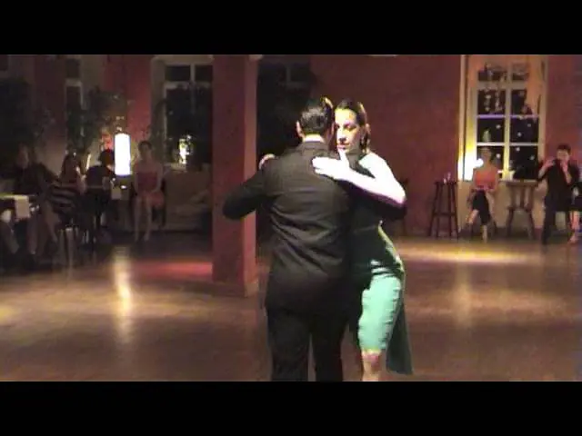 Video thumbnail for Amanda y Adrian Costa - -  La yumba  /  Pugliese
