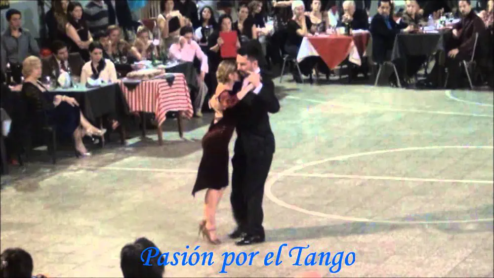 Video thumbnail for NOELIA BARSI y JAVIER RODRIGUEZ Bailando el Tango TORRENTE EN LA MILONGA MALENA