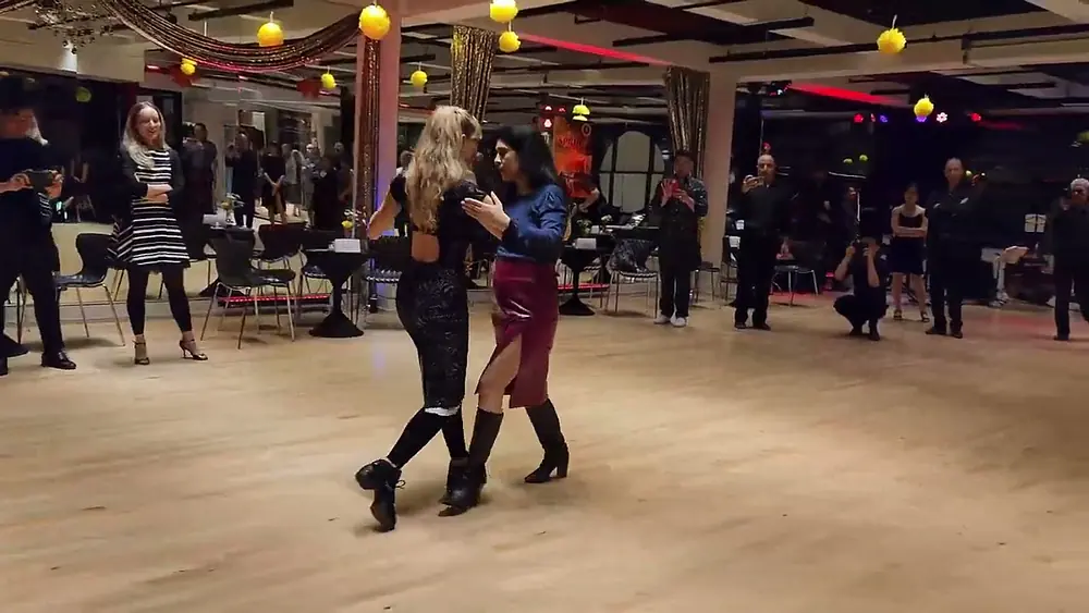 Video thumbnail for Argentine tango lesson: Lorena Ermocida & Mariela - El distinguido ciudadano