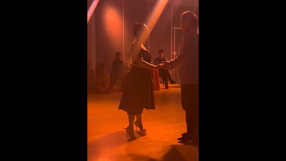 Video thumbnail for Gaby Mataloni & Marcelo El Chino Gutierrez dancing in Tango Café, New York City 1/3