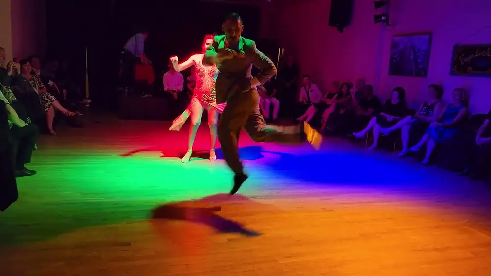 Video thumbnail for Argentine tango: Yesica Esquivel & Ariel Leguizamon - Tango Escenario