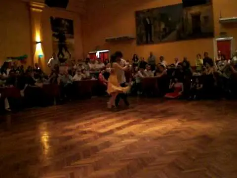 Video thumbnail for Milonga Parakultural - Salon Canning - Federico Naveira y Ines Muzopappa gen-09