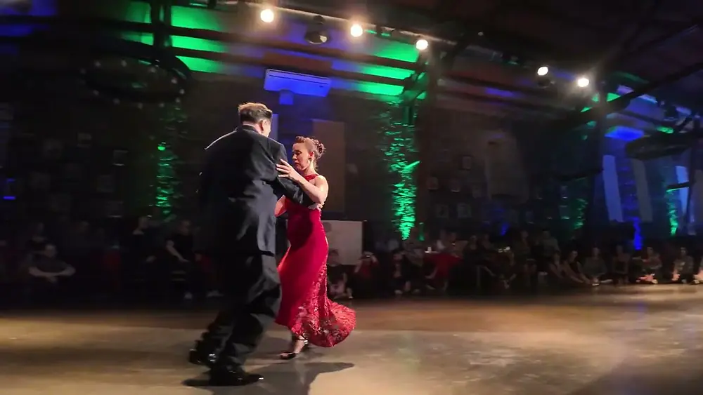 Video thumbnail for Chicho Frumboli & Juana Sepulveda 4/5 - Quedémonos aquí (Tango) - Milongueros All Aboard 2023 - 4K