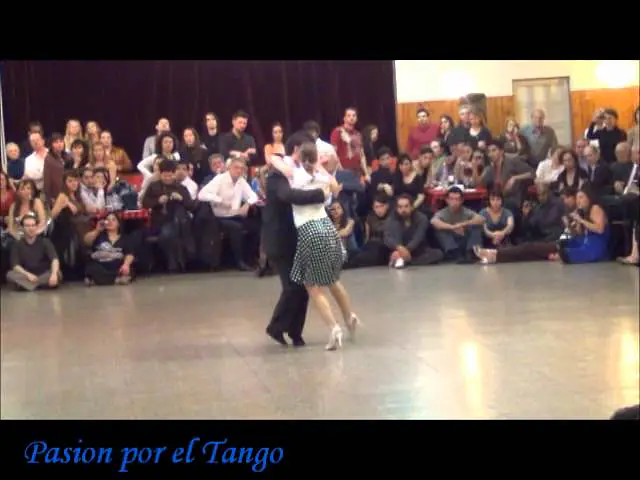 Video thumbnail for ANDREA MISSE Y JAVIER RODRIGUEZ BAILANDO EL TANGO LA BRUJA EN LA MILONGA LA BALDOSA