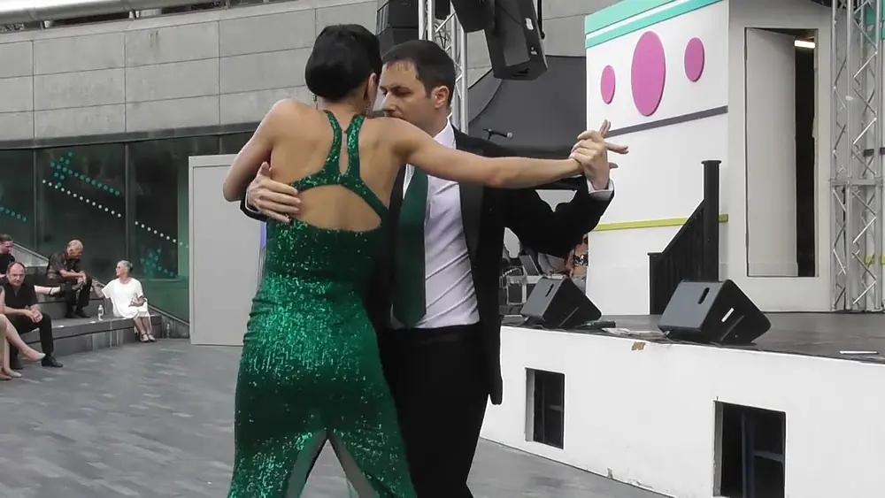 Video thumbnail for Bruno Vandenabeele and Paula Duarte Tango performance #2 London goes Tango
