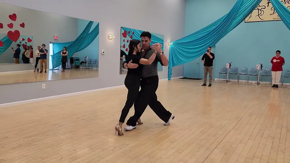 Video thumbnail for Argentine tango workshop - Milonga: Junior Cervila & Guadalupe Garcia - Milonga Vieja Milonga