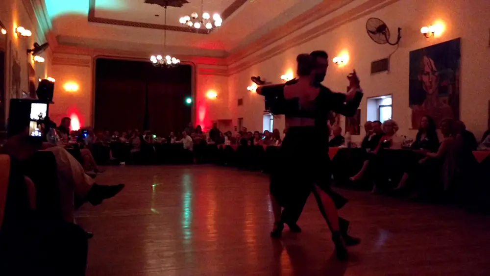 Video thumbnail for Florencia Blanco y Facundo de la Cruz en Yira Yira (6-abril-18) 1/3