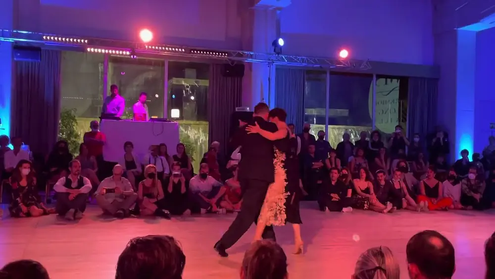 Video thumbnail for Joe Corbata y Lucila Cionci en el Workshop Milonga Sevilla 2022