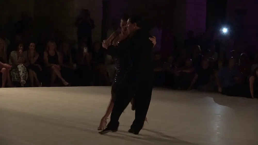 Video thumbnail for Miguel Angel Zotto y Daiana Guspero - Festival del Tango - Trani - 15.07.2017  1.3