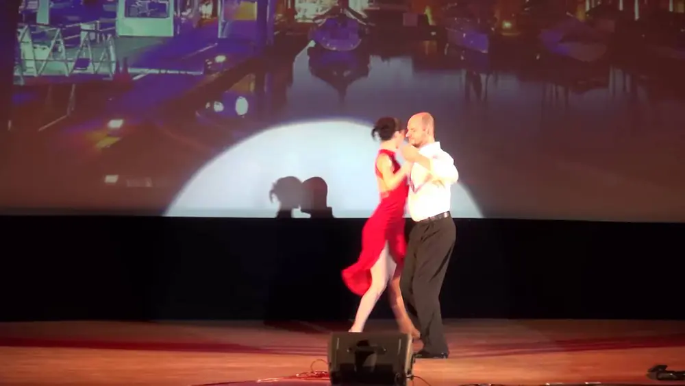 Video thumbnail for Bailkal Tango Festival 2016 - Serg Belyankin y Zamira Khut. Milonga