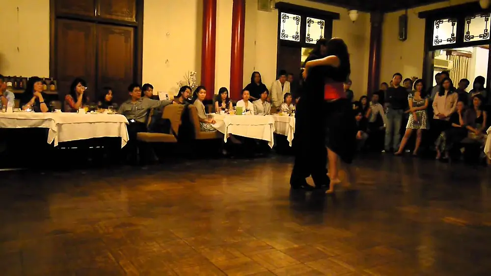 Video thumbnail for Andres Laza Moreno y Isabel Acuna in Fortress cafe 20110422 Part-1